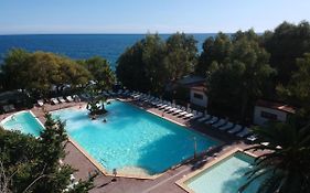 Villaggio Dei Fiori 4*